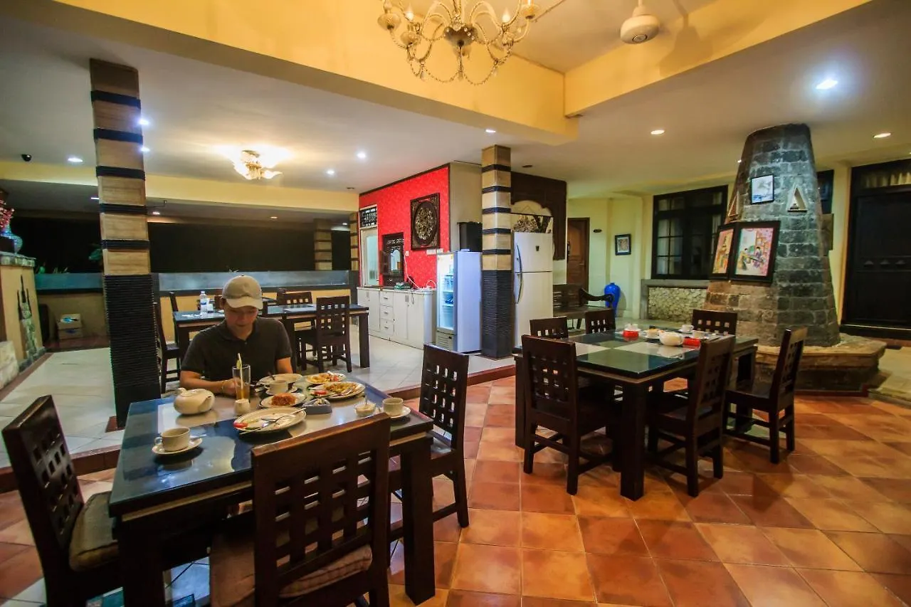 Sri Ratu Hotel Legian  2*, Legian (Bali) Indonesia